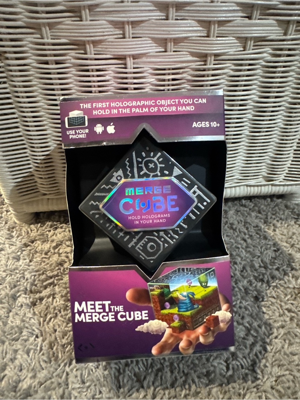 Merge Cube Holographic Handheld AR/VR Holograms Use Phone Android & Apple - NEW™
